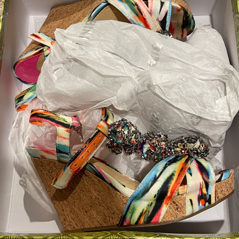 Multi color wedges